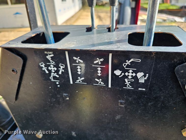 image for item DO4397 2016 Mahindra eMax 25S  MFWD tractor