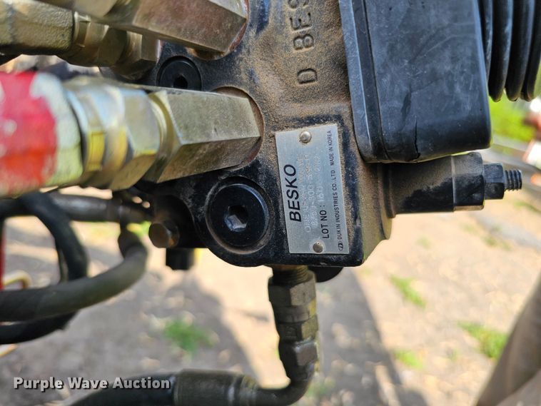 image for item DO4397 2016 Mahindra eMax 25S  MFWD tractor