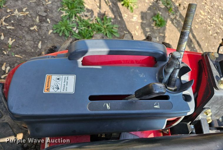 image for item DO4397 2016 Mahindra eMax 25S  MFWD tractor