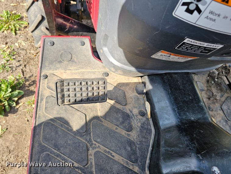 image for item DO4397 2016 Mahindra eMax 25S  MFWD tractor