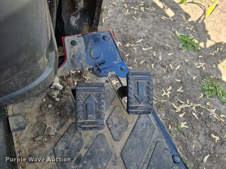 image for item DO4397 2016 Mahindra eMax 25S  MFWD tractor