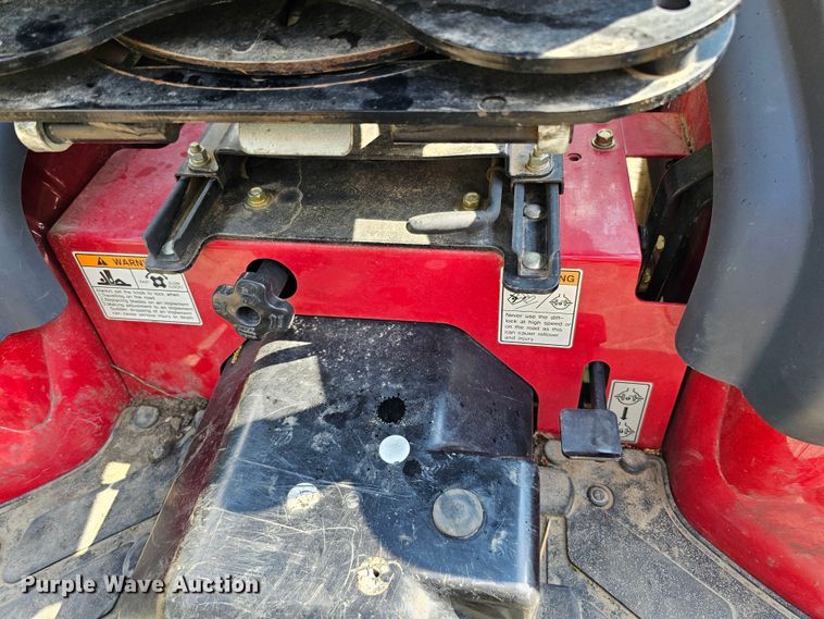 image for item DO4397 2016 Mahindra eMax 25S  MFWD tractor