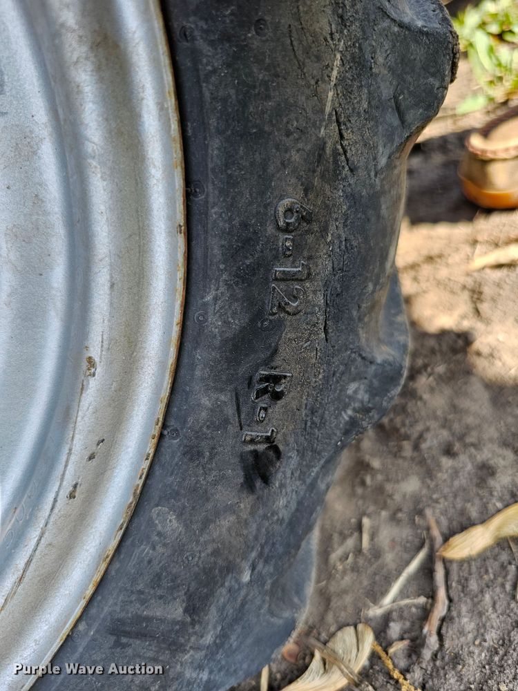 image for item DO4397 2016 Mahindra eMax 25S  MFWD tractor