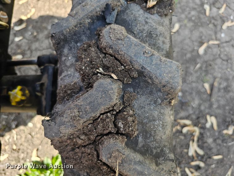 image for item DO4397 2016 Mahindra eMax 25S  MFWD tractor