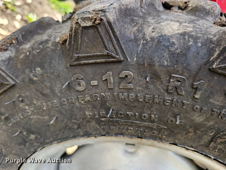 image for item DO4397 2016 Mahindra eMax 25S  MFWD tractor