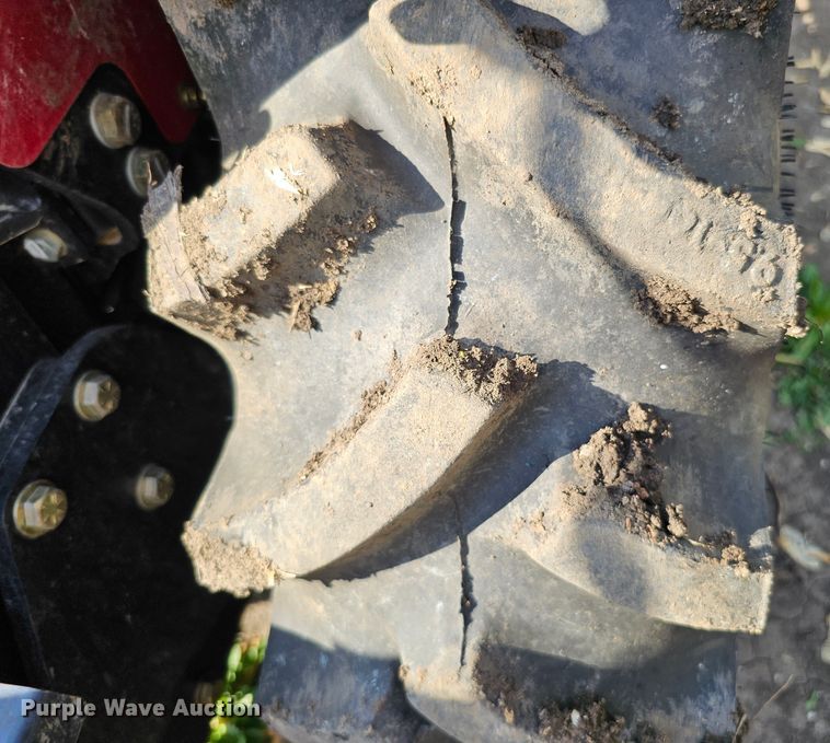 image for item DO4397 2016 Mahindra eMax 25S  MFWD tractor