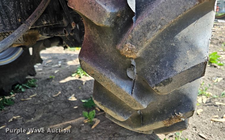 image for item DO4397 2016 Mahindra eMax 25S  MFWD tractor