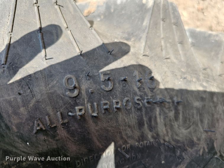 image for item DO4397 2016 Mahindra eMax 25S  MFWD tractor