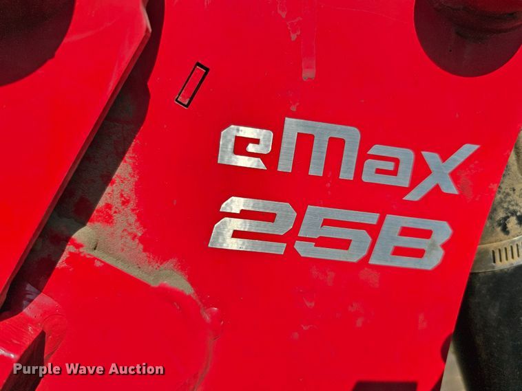 image for item DO4397 2016 Mahindra eMax 25S  MFWD tractor