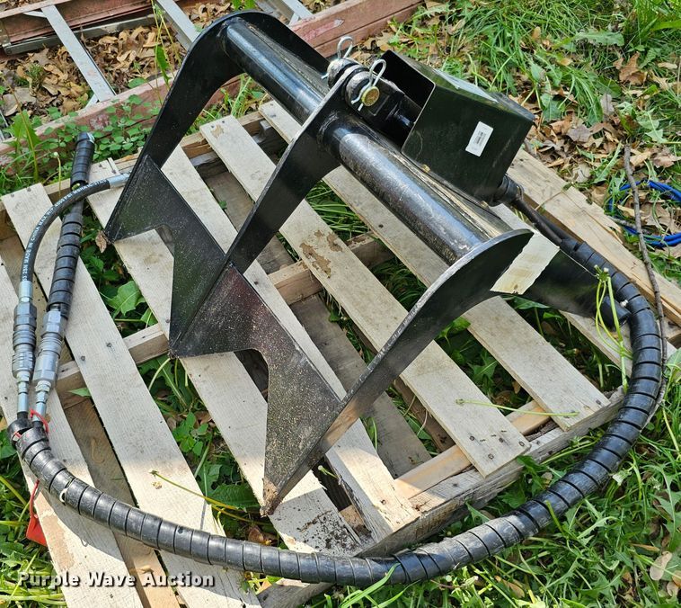 image for item DO4397 2016 Mahindra eMax 25S  MFWD tractor