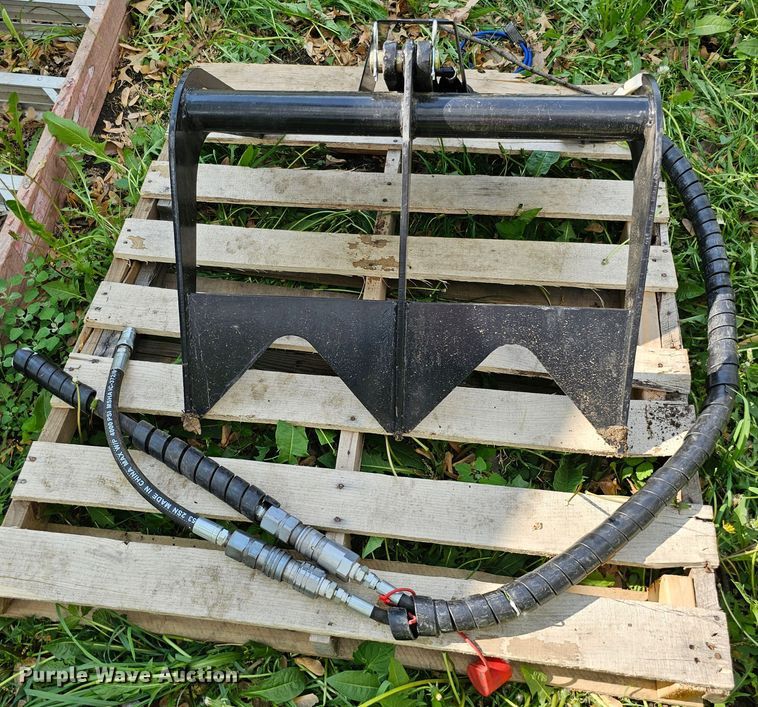 image for item DO4397 2016 Mahindra eMax 25S  MFWD tractor