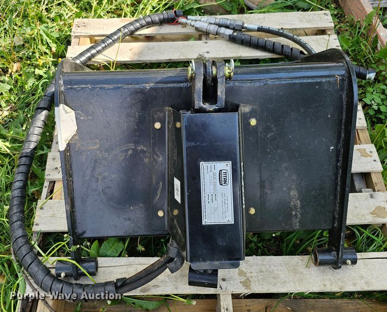 image for item DO4397 2016 Mahindra eMax 25S  MFWD tractor