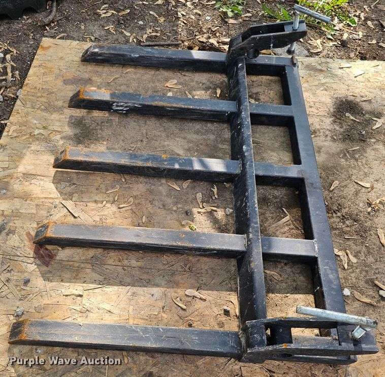 image for item DO4397 2016 Mahindra eMax 25S  MFWD tractor