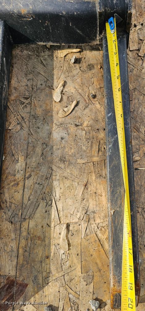 image for item DO4397 2016 Mahindra eMax 25S  MFWD tractor