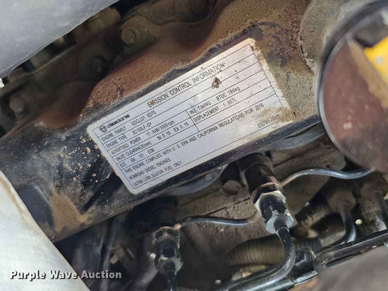 image for item DO4397 2016 Mahindra eMax 25S  MFWD tractor