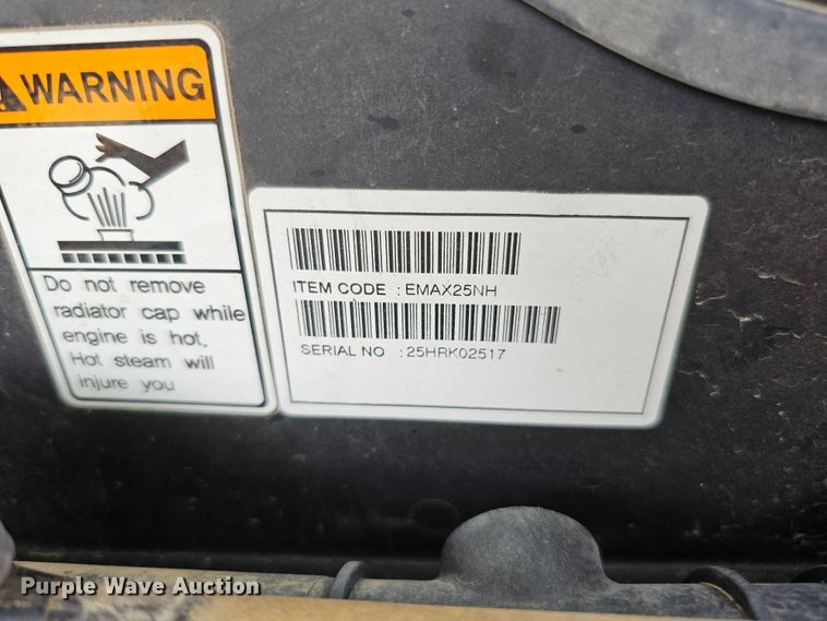 image for item DO4397 2016 Mahindra eMax 25S  MFWD tractor