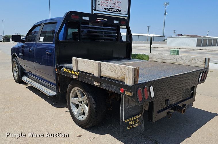 image for item DO4413 2009 Dodge Ram 1500  Crew Cab flatbed pickup truck