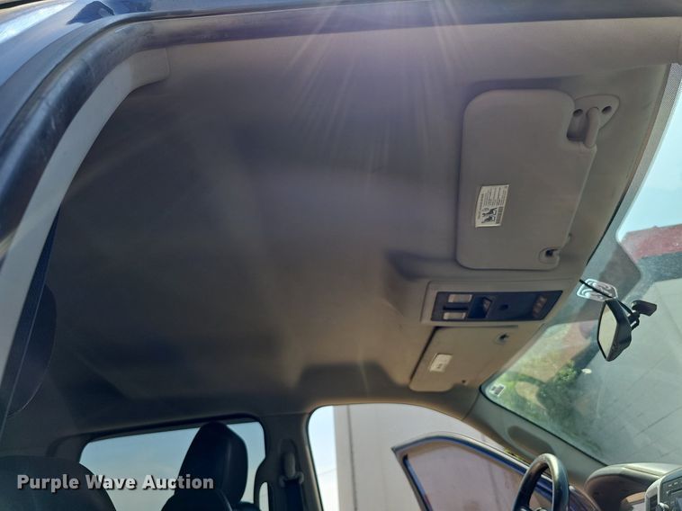 image for item DO4413 2009 Dodge Ram 1500  Crew Cab flatbed pickup truck