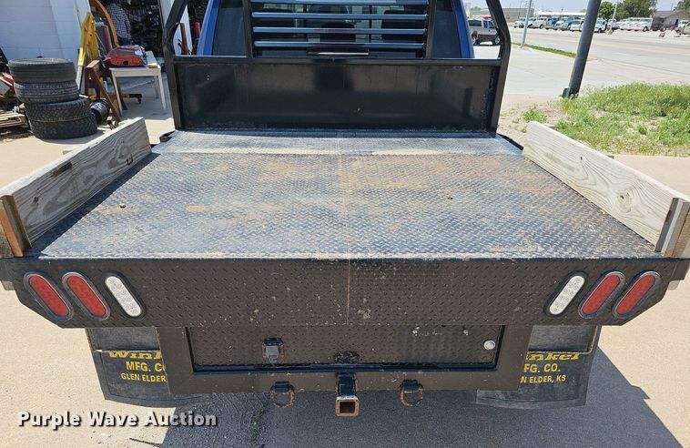image for item DO4413 2009 Dodge Ram 1500  Crew Cab flatbed pickup truck