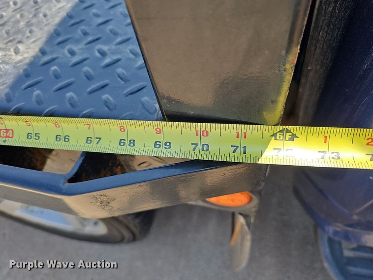 image for item DO4413 2009 Dodge Ram 1500  Crew Cab flatbed pickup truck