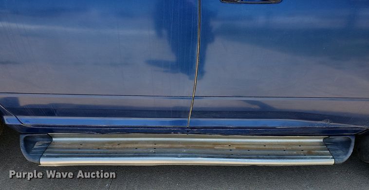 image for item DO4413 2009 Dodge Ram 1500  Crew Cab flatbed pickup truck