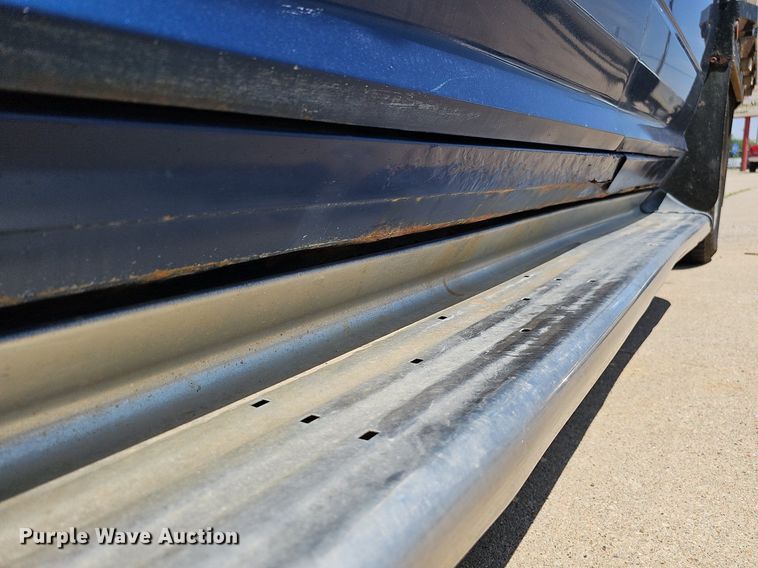 image for item DO4413 2009 Dodge Ram 1500  Crew Cab flatbed pickup truck