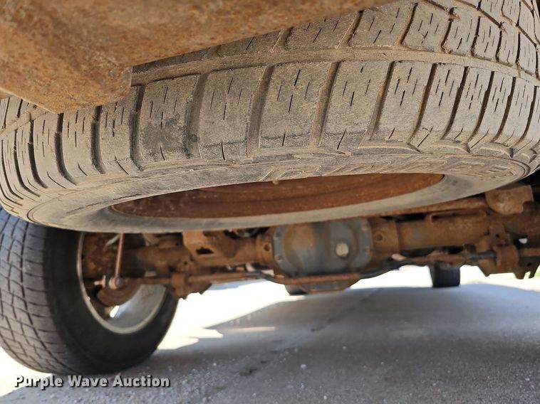 image for item DO4413 2009 Dodge Ram 1500  Crew Cab flatbed pickup truck