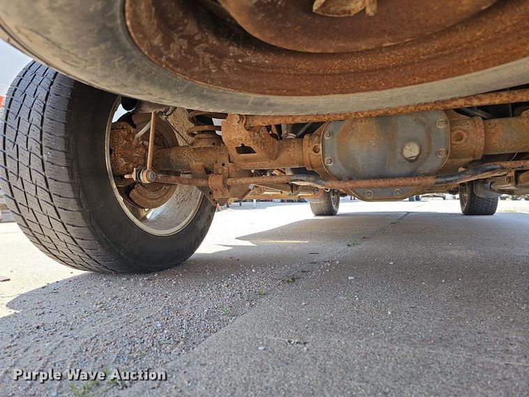 image for item DO4413 2009 Dodge Ram 1500  Crew Cab flatbed pickup truck