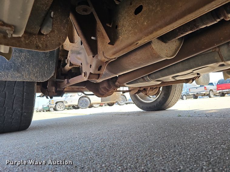 image for item DO4413 2009 Dodge Ram 1500  Crew Cab flatbed pickup truck