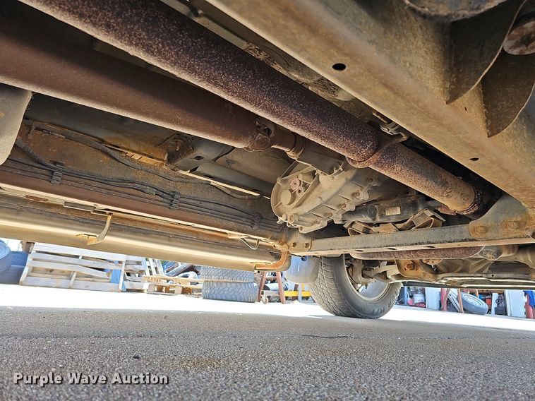 image for item DO4413 2009 Dodge Ram 1500  Crew Cab flatbed pickup truck