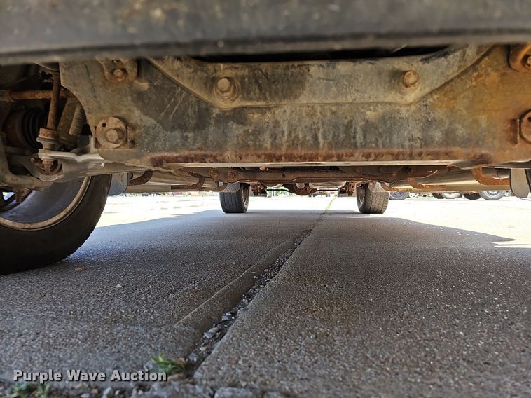 image for item DO4413 2009 Dodge Ram 1500  Crew Cab flatbed pickup truck