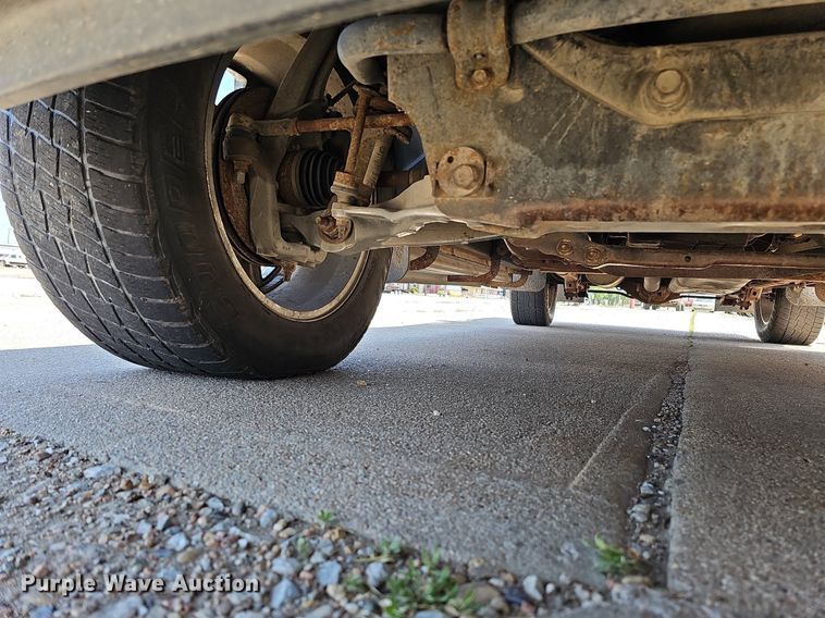 image for item DO4413 2009 Dodge Ram 1500  Crew Cab flatbed pickup truck