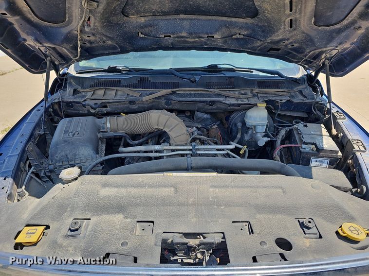 image for item DO4413 2009 Dodge Ram 1500  Crew Cab flatbed pickup truck