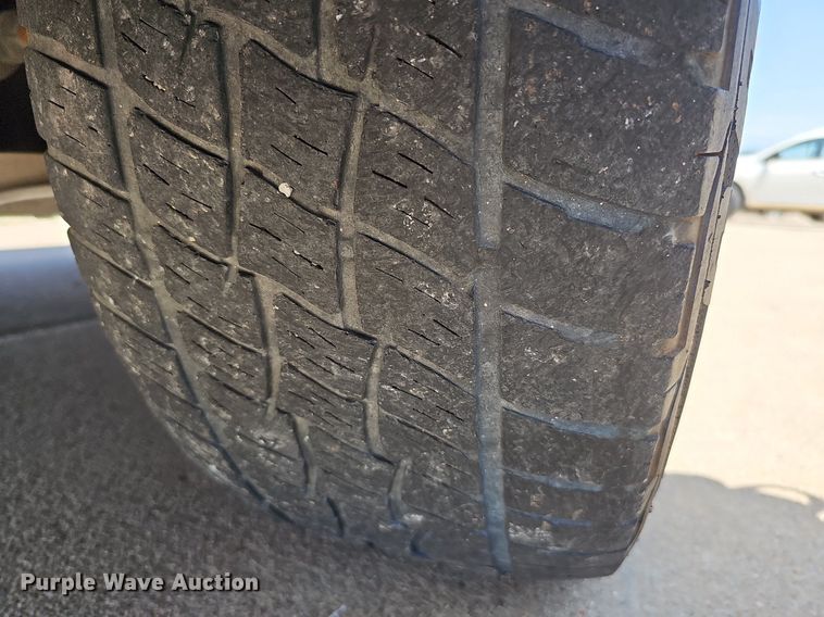 image for item DO4413 2009 Dodge Ram 1500  Crew Cab flatbed pickup truck