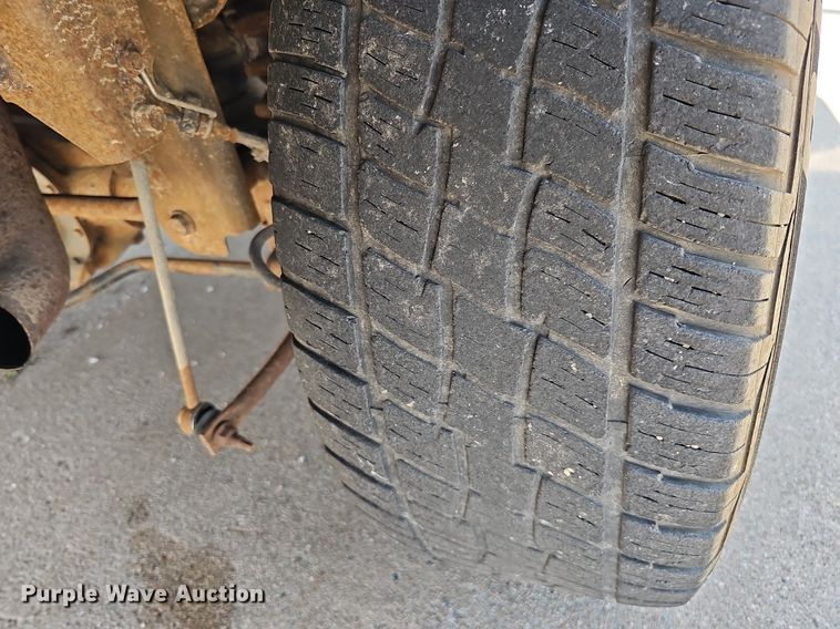 image for item DO4413 2009 Dodge Ram 1500  Crew Cab flatbed pickup truck