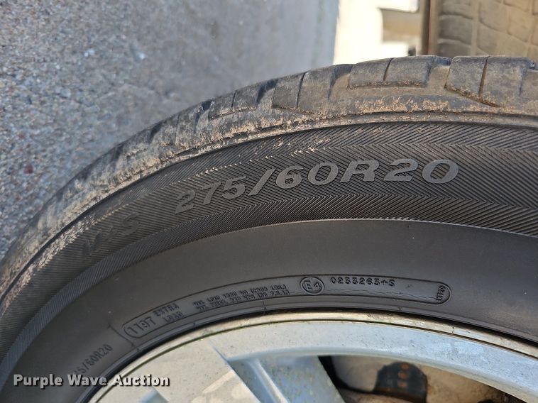 image for item DO4413 2009 Dodge Ram 1500  Crew Cab flatbed pickup truck