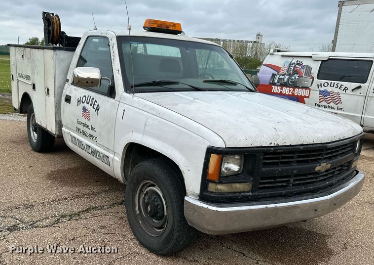 image for item DO4927 1995 Chevrolet Cheyenne 3500  utility bed pickup truck