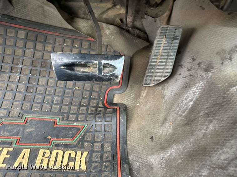 image for item DO4927 1995 Chevrolet Cheyenne 3500  utility bed pickup truck