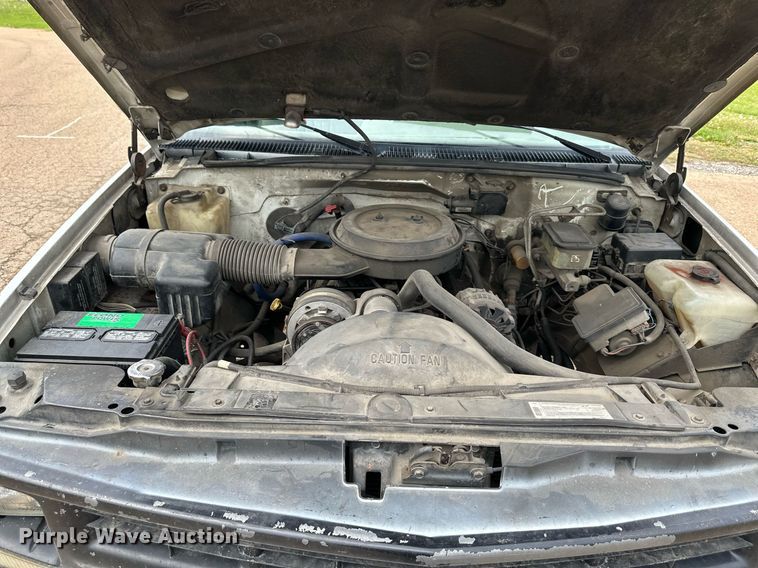 image for item DO4927 1995 Chevrolet Cheyenne 3500  utility bed pickup truck