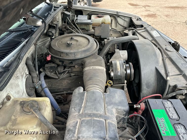 image for item DO4927 1995 Chevrolet Cheyenne 3500  utility bed pickup truck