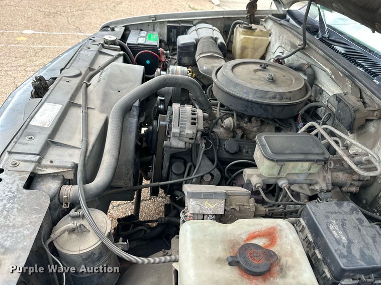 image for item DO4927 1995 Chevrolet Cheyenne 3500  utility bed pickup truck