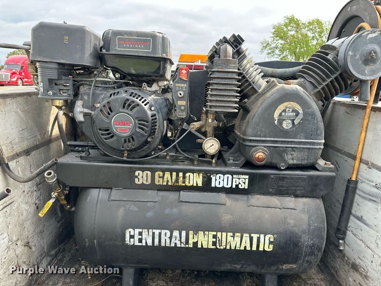 image for item DO4927 1995 Chevrolet Cheyenne 3500  utility bed pickup truck