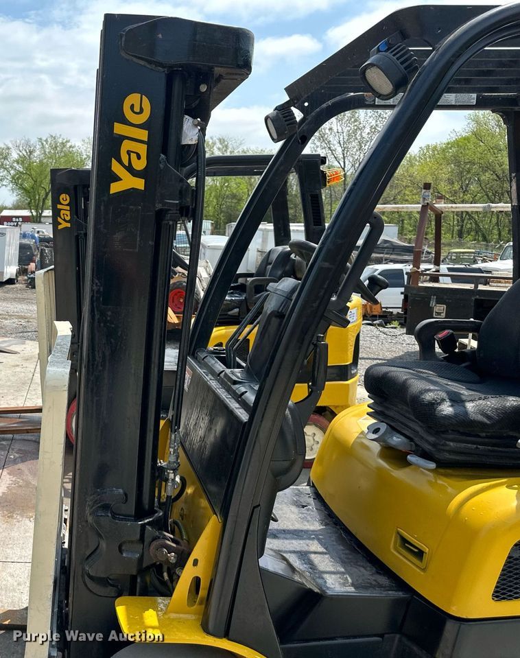 image for item DO4933 Yale GLC050VXNDAE085  forklift