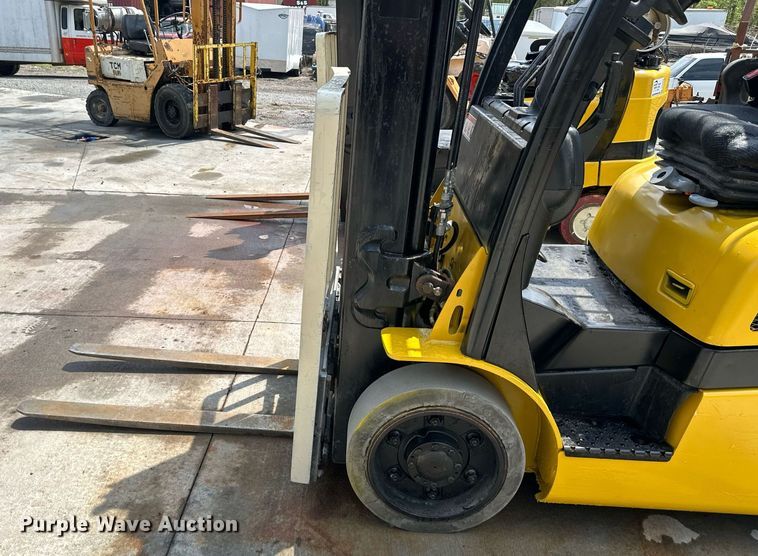 image for item DO4933 Yale GLC050VXNDAE085  forklift