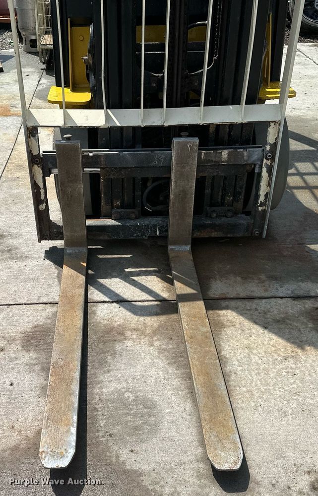 image for item DO4933 Yale GLC050VXNDAE085  forklift
