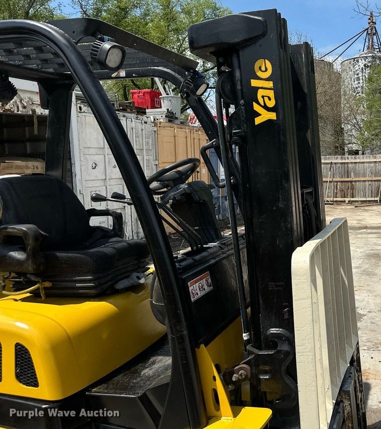 image for item DO4933 Yale GLC050VXNDAE085  forklift