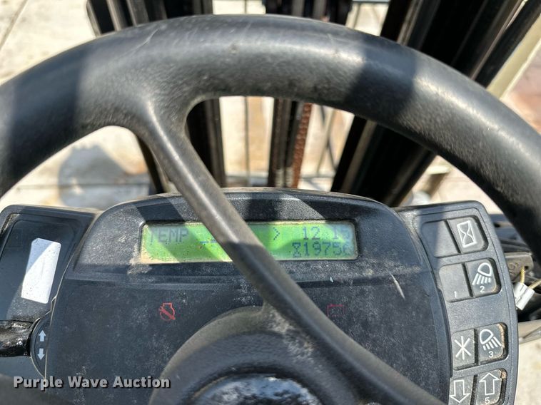 image for item DO4933 Yale GLC050VXNDAE085  forklift