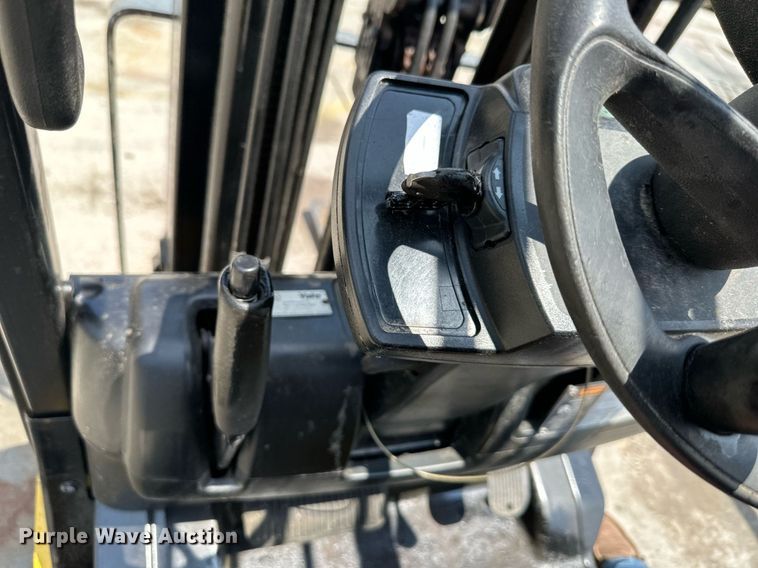 image for item DO4933 Yale GLC050VXNDAE085  forklift