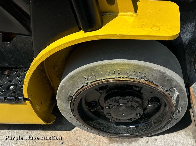 image for item DO4933 Yale GLC050VXNDAE085  forklift