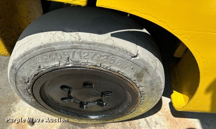 image for item DO4933 Yale GLC050VXNDAE085  forklift